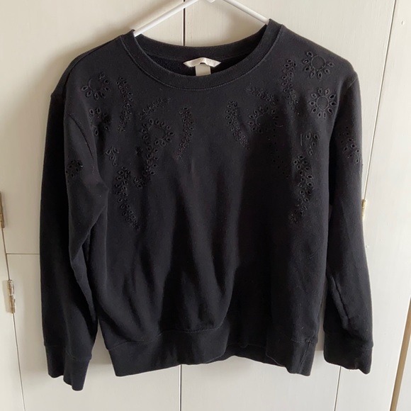 Black sweater - Picture 1 of 4